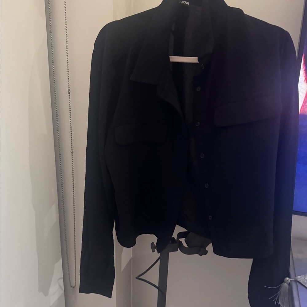 Button up - Picture 6 of 7